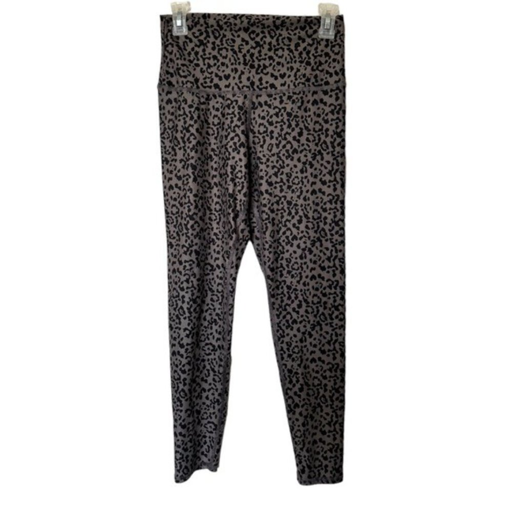Evolution & Creation Grey Scale Animal Leopard Cheetah Print Athletic Leggings